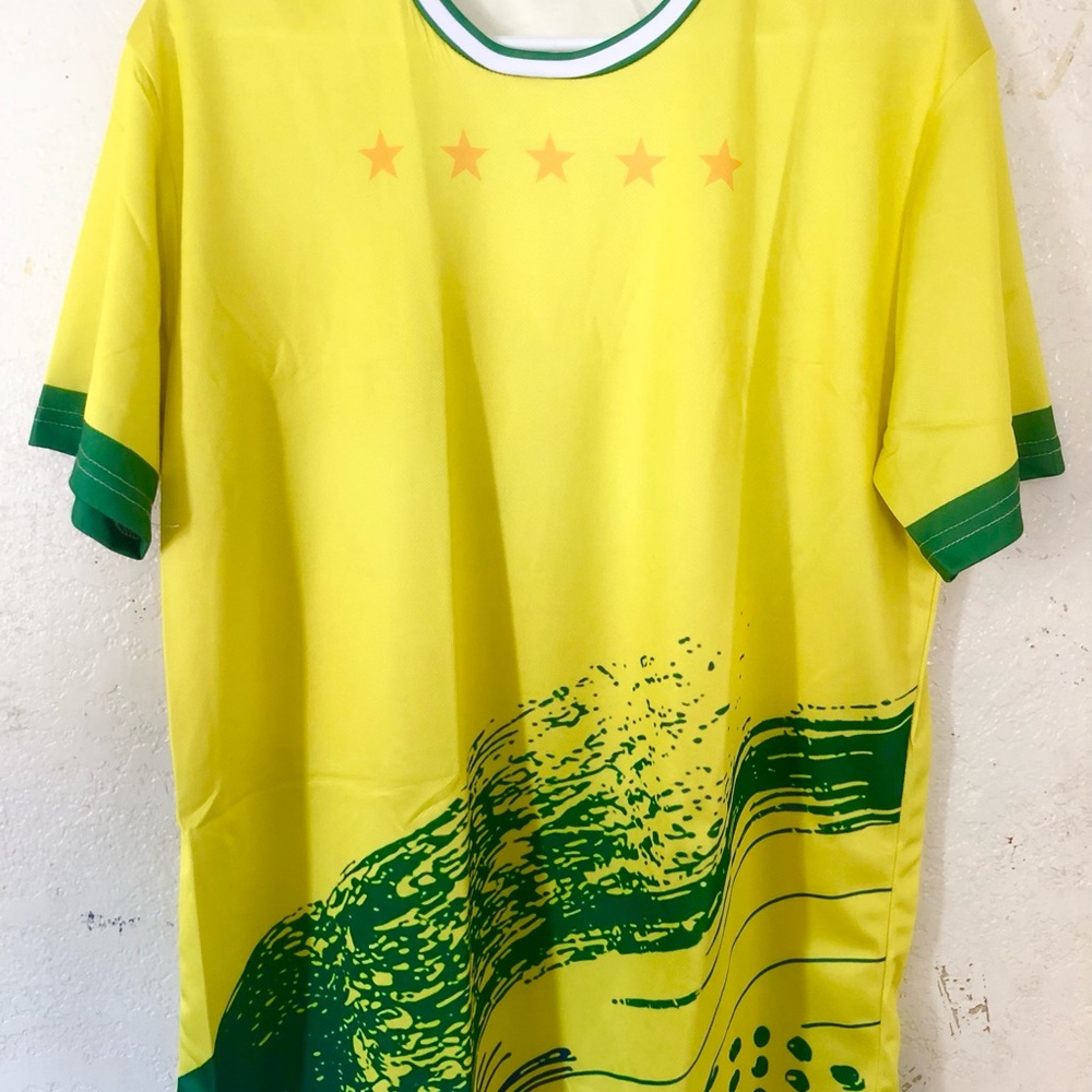 Brazil Football Soccer Jersey Medium #10.  NEW